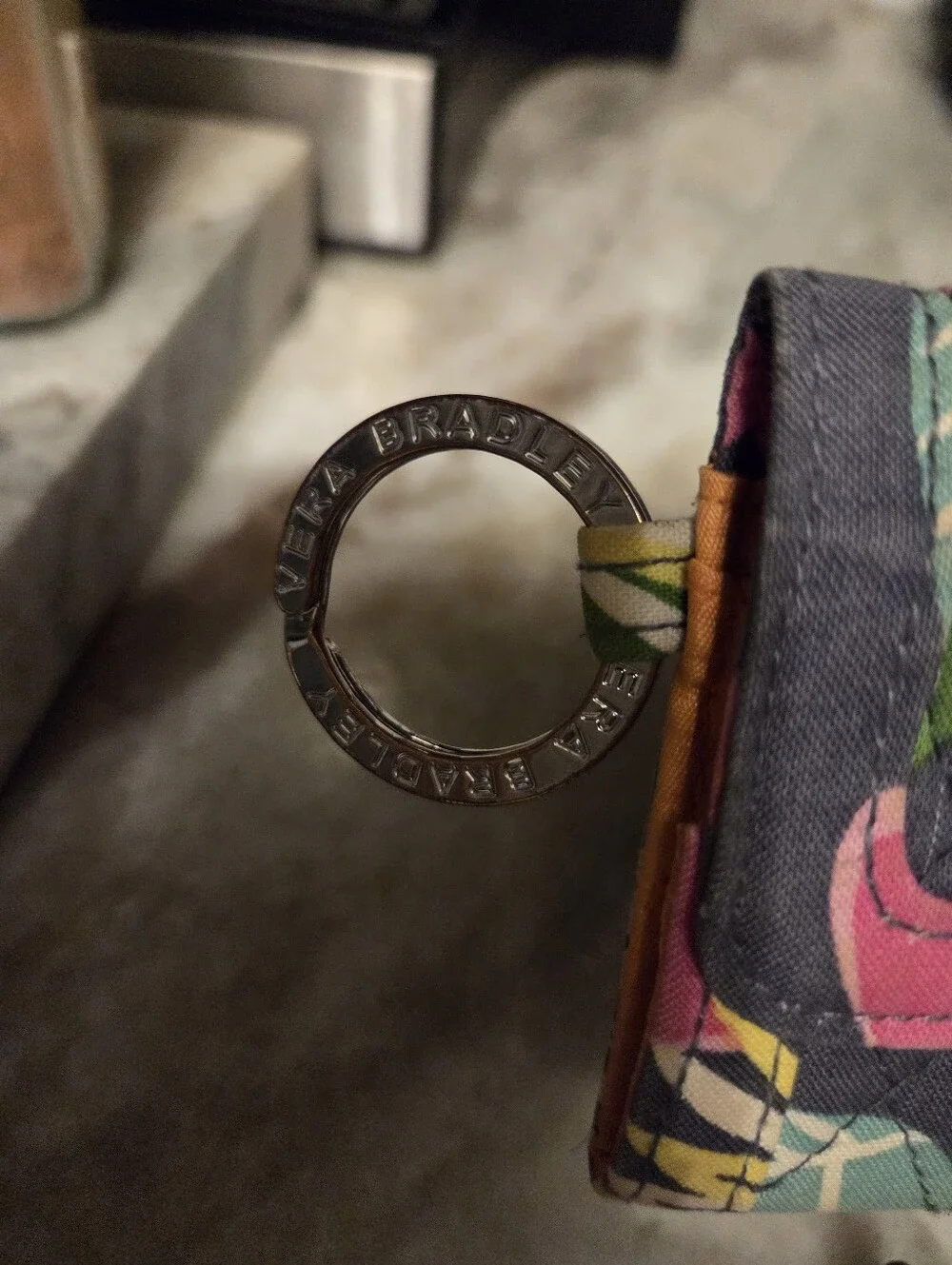 Vera Bradley Mini Card/Coin Wallet Locket Closure - Picture 4 of 8